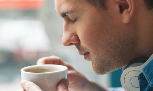 Le café comme boisson nocive pour la prostatite.